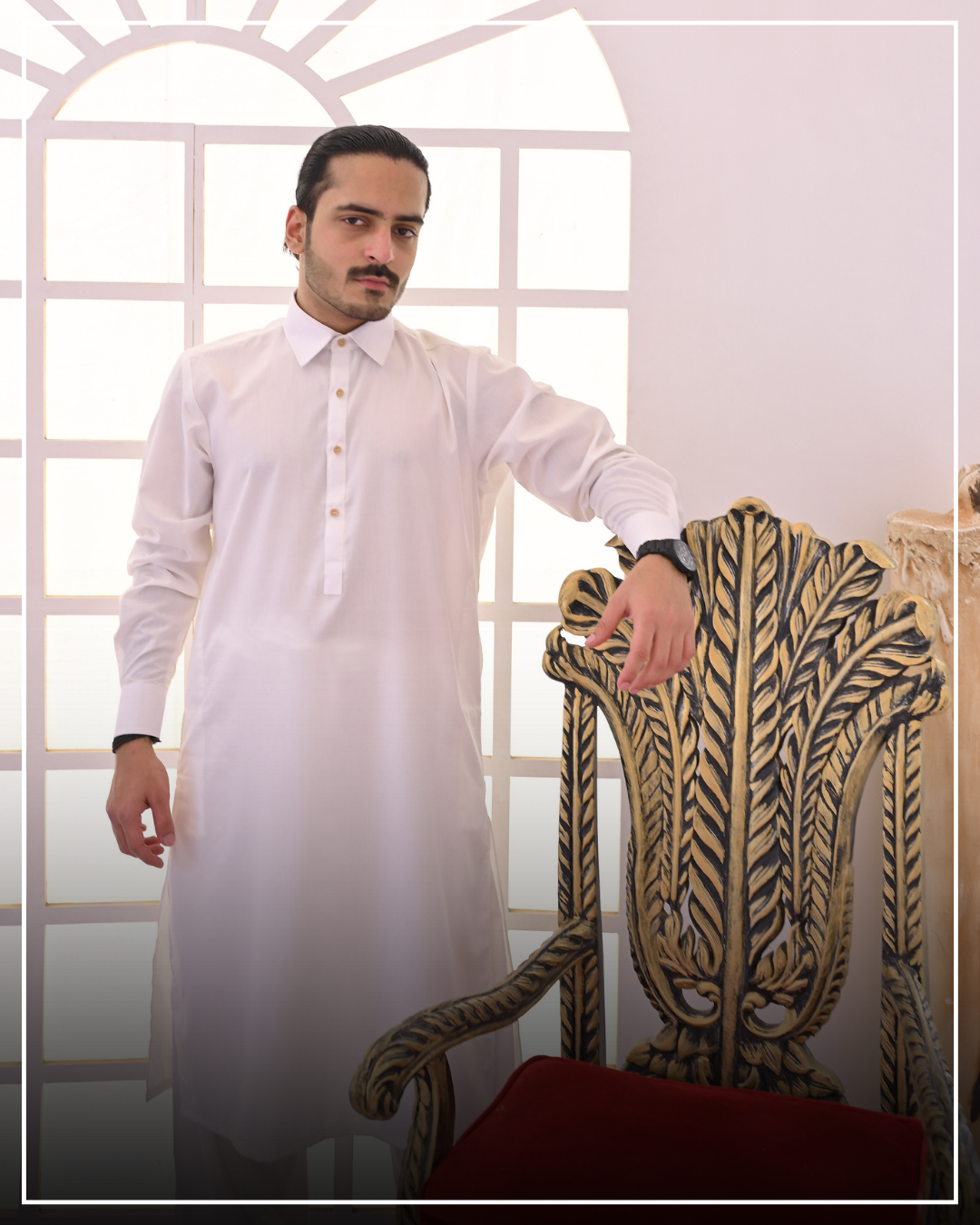 PRIME WHITE - French Collar